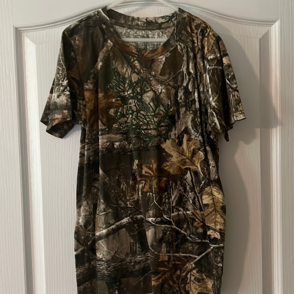 Lincoln camo t-shirt boys size large